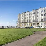 Uninterrupted Sea View Hove Seafront, Home From Home